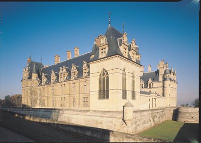 Fachada principal e fachada sul de French School