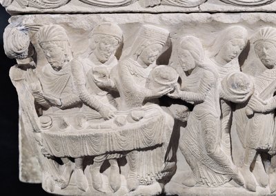 Salomé apresentando a cabeça de São João Batista na festa de Herodes, detalhe de um relevo sobre uma capital (pedra) (detalhe de 86203) de French School