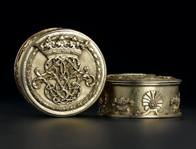 Pequena caixa circular prateada com tampa do serviço de banheiro Lennoxlove, de propriedade de Frances Teresa Stewart, Duquesa de Richmond e Lennox: French, Paris, analisada entre setembro de 1672 e outubro de 1674 de French School