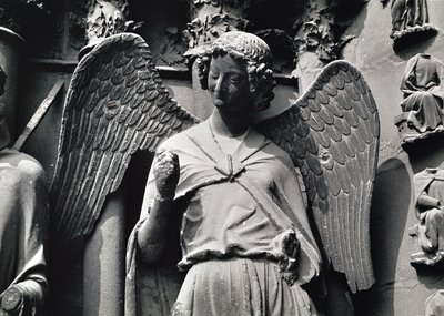 O anjo com um sorriso, jamb figura do portal oeste de French School