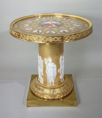 A mesa de Austerlitz, incrustada com placas de Sevres, comemorando a vitória de Napoleão em Austerlitz, 1808-10 (ouro e porcelana) (ver também 150427) de French School