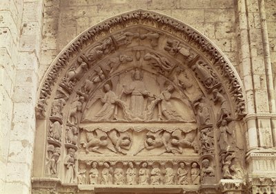 O Portal Real, porta norte, tímpano representando a Ascensão, c.1145-50 de French School