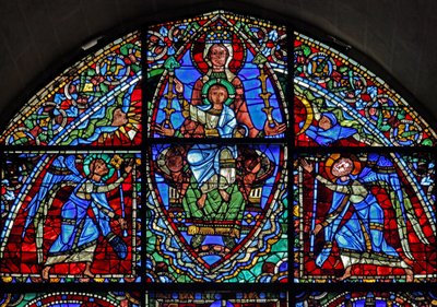A Virgem Maria entronizada e Cristo menino com dois anjos de French School