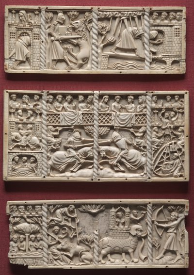 Três painéis de um caixão com cenas de romances da corte, c.1330-1350 de French School