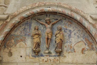 Tímpano com cena Crucifuxion de French School