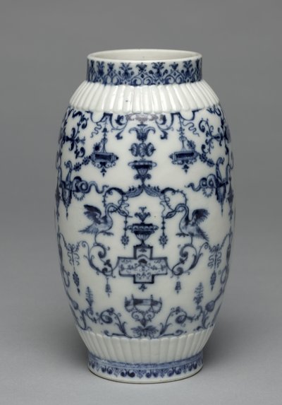 Vaso, fábrica de porcelana de Saint Cloud, c.1695-1700 de French School