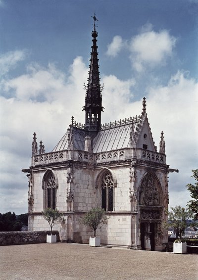 Vista da Chapelle Saint-Hubert do Chateau Amboise, concluída em 1493 de French School