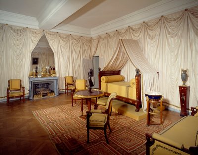 Vista do quarto do imperador Napoleão I (1769-1821) no castelo de Malmaison, em Rueil Malmaison. de French School
