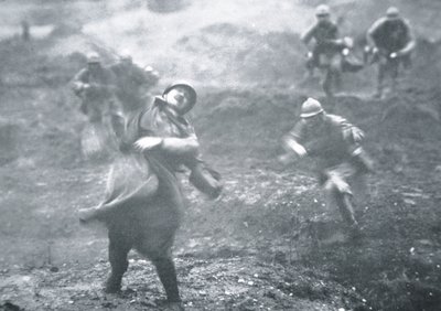 Soldado francês da I Guerra Mundial atingido por tiros durante um avanço na Frente Ocidental de French School