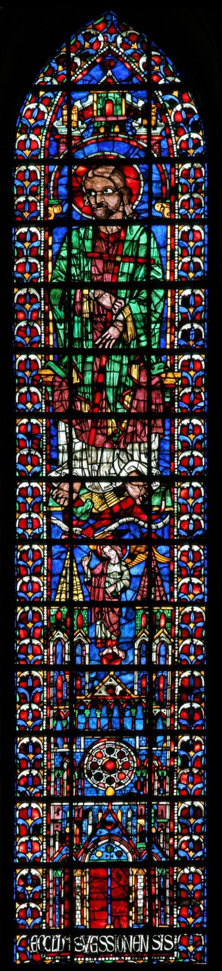 Janela w102 retratando St Andrew e a Igreja de Soissons de French School