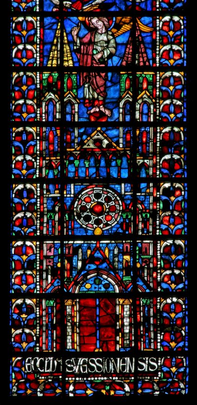 Janela w102 retratando a catedral da igreja de Soissons de French School