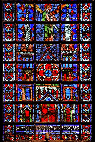 Janela w107 retratando a Catedral da Igreja de Therouanne de French School