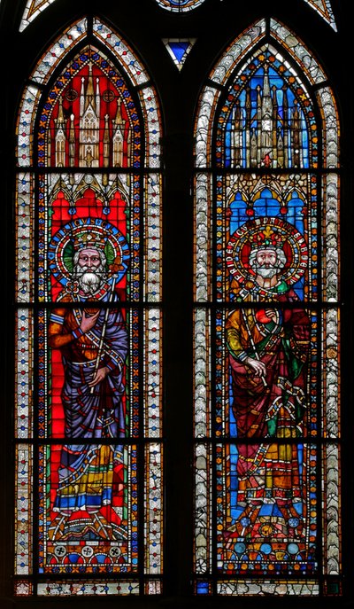 Janela w11 retratando os imperadores Henry de Bamberg e Frederick Barbarossa de French School