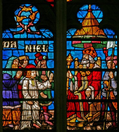 Janela w136 retratando cenas da história de Daniel: antes de Nabucodonosor de French School
