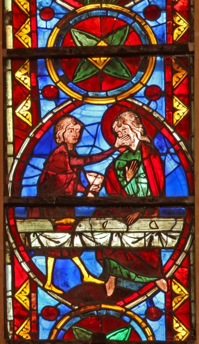Janela w213 representando uma cena da vida de St Thomas: o santo em um banquete de casamento para a filha do rei da Índia tem o rosto golpeado por um copeiro de French School