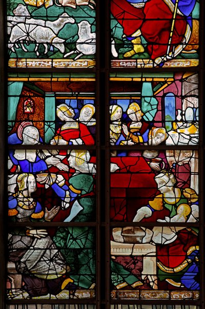 Janela w2 retratando uma cena da vida da Virgem Maria: seu nascimento com inúmeras pessoas, parteiras etc. de French School