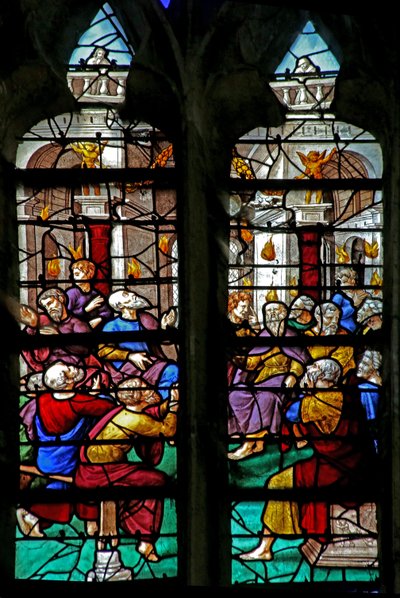 Janela w6 retratando o Pentecostes de French School