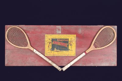 Caixa original para um conjunto Sphairistike (caixa de pinho com raquetes e etiqueta) de French and Co.