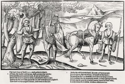 Um soldado com um machado de batalha entrega uma lança a um chefe irlandês em traje completo, com um pajem a segurar o cavalo do chefe, placa 1 de "The Image of Ireland" de John Derricke de Friedrich van Hulsen
