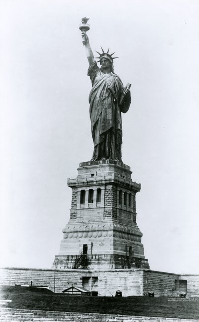 A estátua da Liberdade de G.P. Hall und Sohn