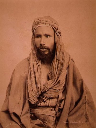 Retrato de um beduíno egípcio (foto sépia) de G. Lekegian