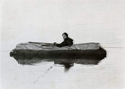 Campbell à tona em um caiaque, 1911, 1913 de G. Murray Levick