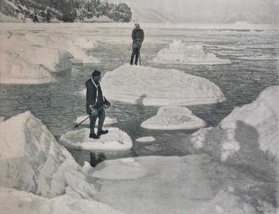 Campbell e Priestley à tona em Pancake Ice, 1912, 1913 de G. Murray Levick
