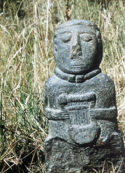 Site gálico: Estatueta com lira descoberta em 1988 na Saint Symphorien em Paule na Cote d