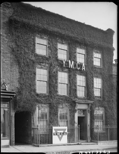YMCA Hostel, High Street, Sutton Coldfield, Birmingham, primavera de 1942. de George Bernard Mason