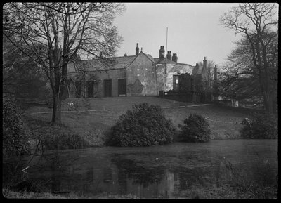 Barlow Hall, Barlow Hall Road, Chorlton Cum Hardy, Manchester, 1942. de George Bernard Wood