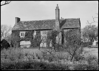 Peel Hall, Manchester, 1942. de George Bernard Wood
