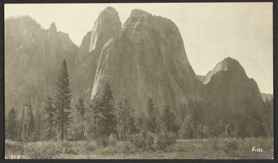 Cathedral Rocks, 2600 pés de George Fiske