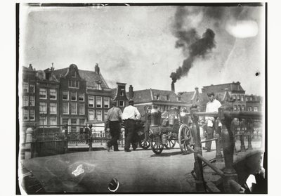 Vista da Prinsengracht junto à ponte sobre a Leidsegracht em Amesterdão de George Hendrik Breitner
