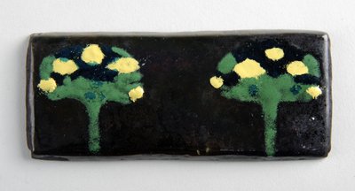 Placa de esmalte com duas árvores (esmalte) de George James Frampton