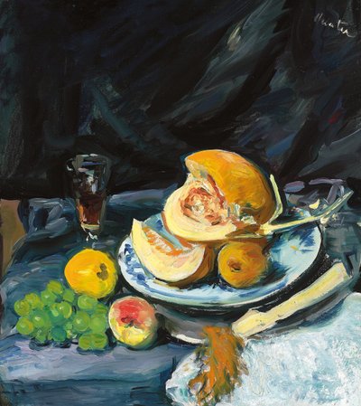 Natureza morta com melão cortado, vidro e ventilador, c. 1920 de George Leslie Hunter