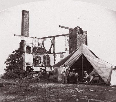 Bull Run, Casa da Sra. Henry, 21 de julho de 1861, 1861. de George N. Barnard
