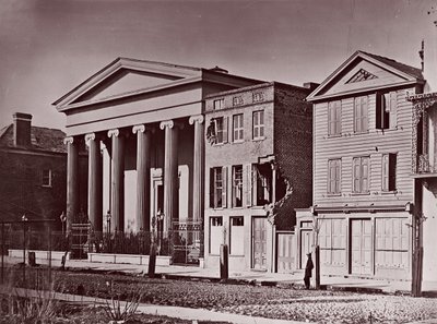 Hibernian Hall, Charleston, ca. 1864. de George N. Barnard