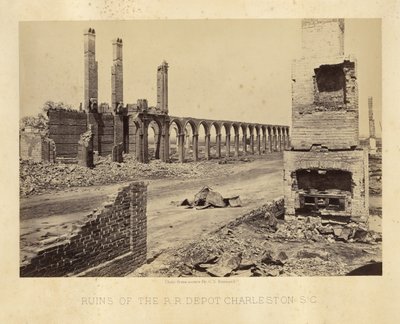 Ruínas do depósito ferroviário, Charleston, Carolina do Sul de George N. Barnard