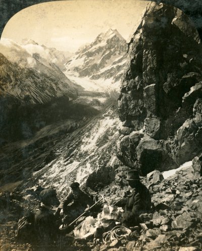 Monte Cook, e a geleira Hooker e Valley, Nova Zelândia, c1909. de George Rose