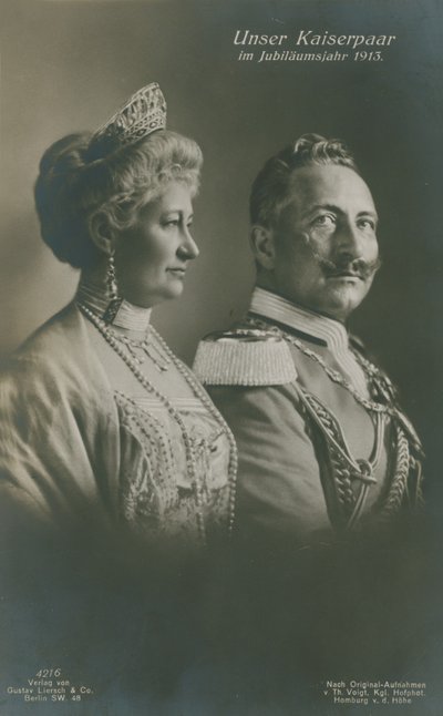 O Kaiser Wilhelm II e a Imperatriz Augusta Victoria da Alemanha no ano do seu Jubileu de Prata de German Photographer