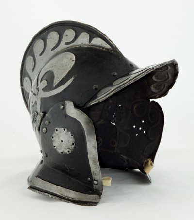 Burgonet, início do século 17 (aço e ferro com tinta preta e vestígios de couro) de German School