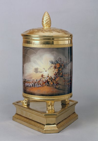 Pote coberto representando o Assalto de Ciudad Rodrigo, do Prussian Dinner Service, Berlim, 1816-19 (porcelana e dourada) de German School