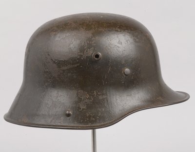 Capacete de aço alemão ou Stahlhelm, c.1916 (capacete) de German School