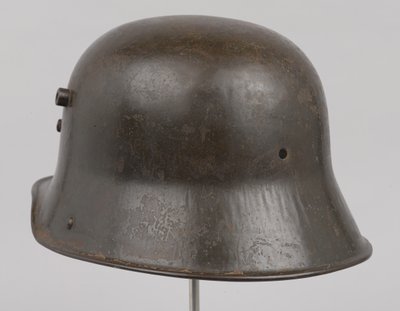Capacete de aço alemão ou Stahlhelm, c.1916 (capacete) de German School