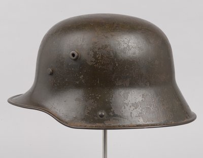 Capacete de aço alemão ou Stahlhelm, c.1916 (capacete) de German School