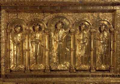 Diante do altar da Catedral de Bale ao redor do Cristo Banqueiro, os três arcanjos (Miguel, Gabriel e Rafael) e São Bento de Nursie, e a seus pés, o Imperador Henrique II disse o Santo (973-1024) e o Imperador Cunegundes (975-103) de German School