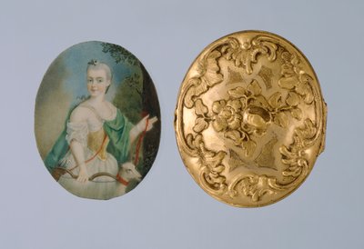 Medalhão com miniatura de Guilhermina como Diana, meados do século XVIII (latão dourado, marfim e vidro) de German School