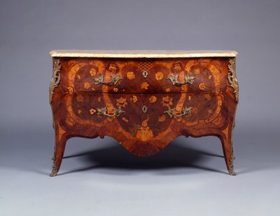 Um de um par de artigos de marchetaria e parquete, c.1765 (pau-brasil montado de latão laqueado, amaranto, madeira de tulipa e cetim de bois) (ver também 463023) de German School