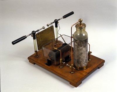 Física: Máquina Hertz (físico alemão Heinrich Hertz de German School