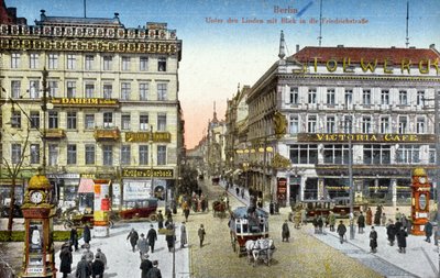 Postal retratando o Unter den Linden e a Friedrichstrasse em Berlim, c.1910 (foto colorida) de German School